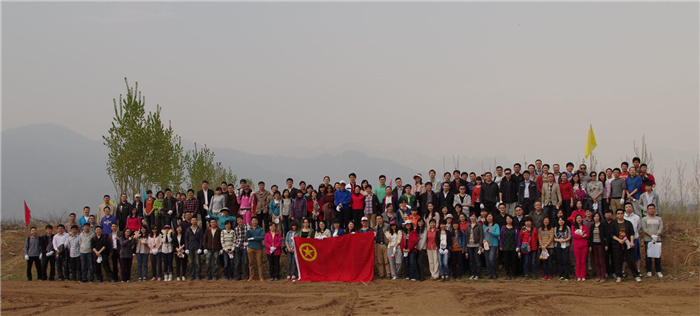 中国信保举办春耕活动（2013）