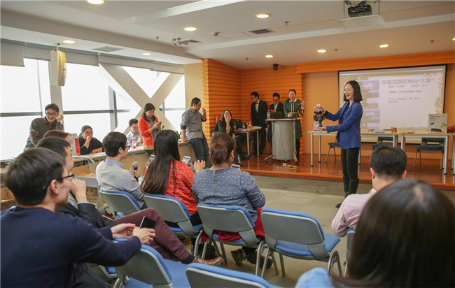 中国信保举办跳蚤市场及拍卖活动（2015）