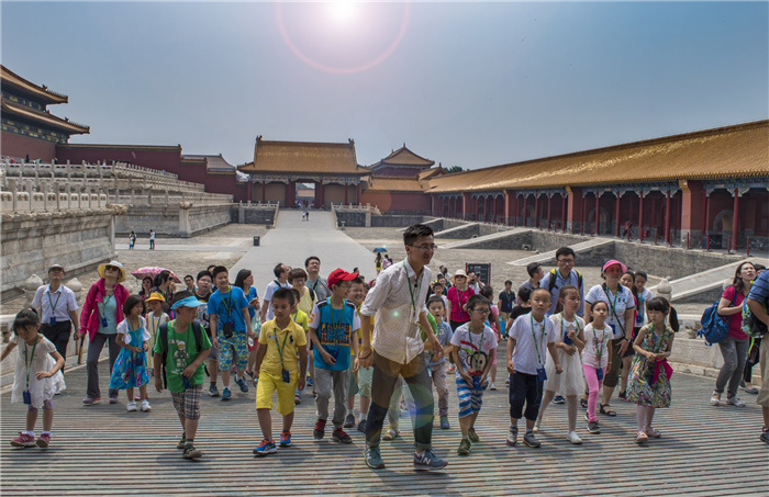 中国信保组织员工子女参观故宫博物院（2016）