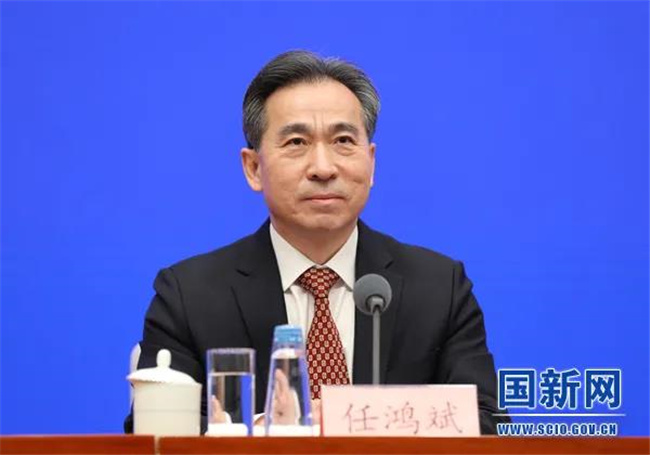国务院政策例行吹风会：中国信保全年承保规模突破8000亿美元，对外贸企业稳定信心、稳定预期发挥巨大作用 