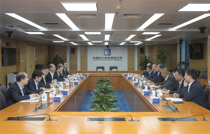 中国信保与中国太平签署《全面战略合作协议》