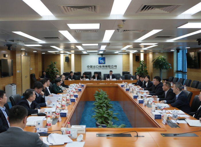中国信保王浩董事长与进出口银行党委书记陈怀宇举行会谈